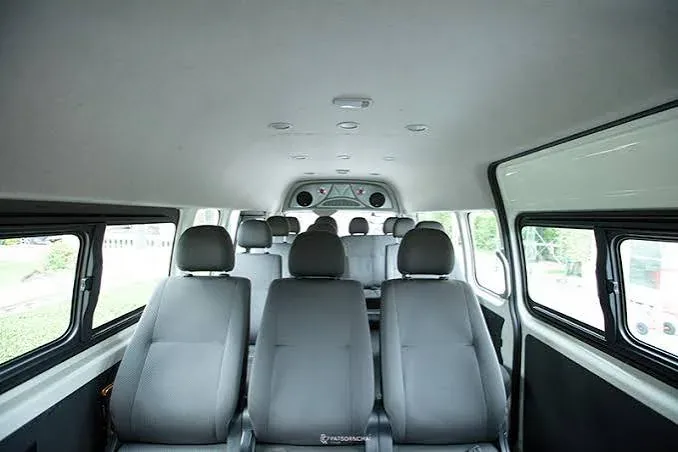 รถตู้เช่าพร้อมคนขับ กรุงเทพ Toyota Commuter รูปที่ 3