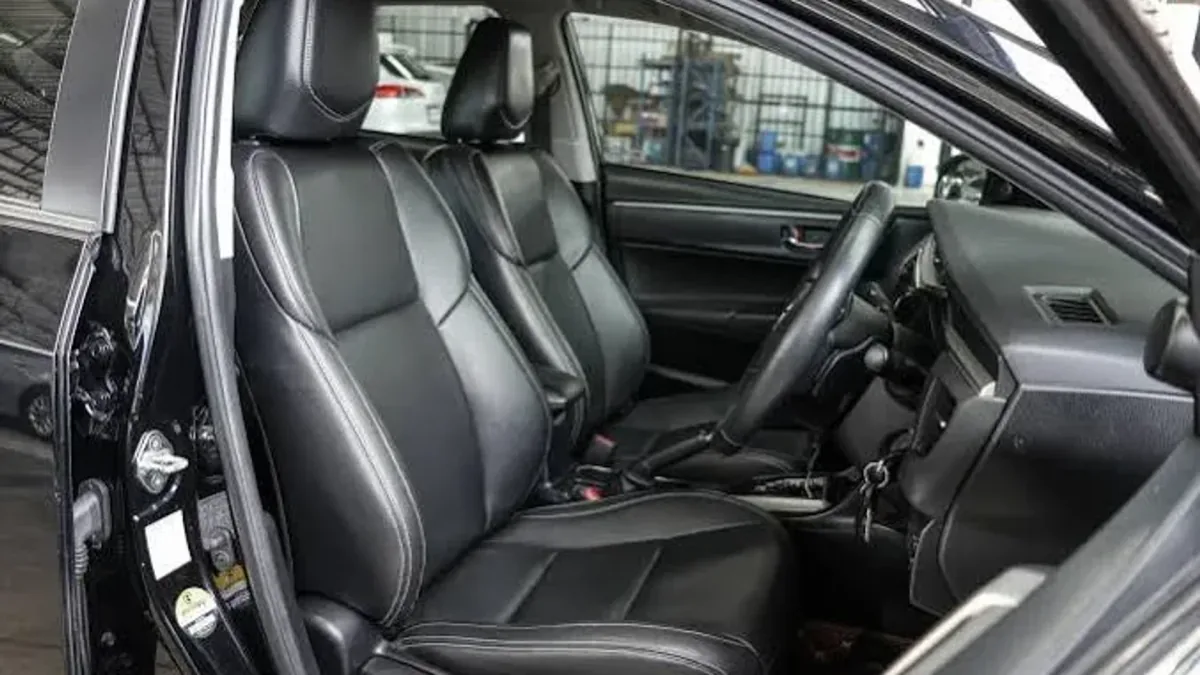 รถเช่า Toyota Camry Hybrid รูปที่ 3