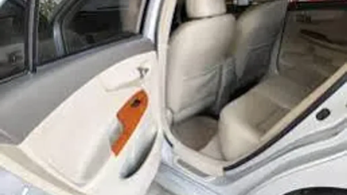 รถเช่า Toyota Camry Hybrid รูปที่ 5